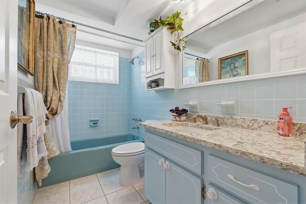 Activo con contrato: $289,990 (3 camas, 2 baños, 1399 Pies cuadrados)