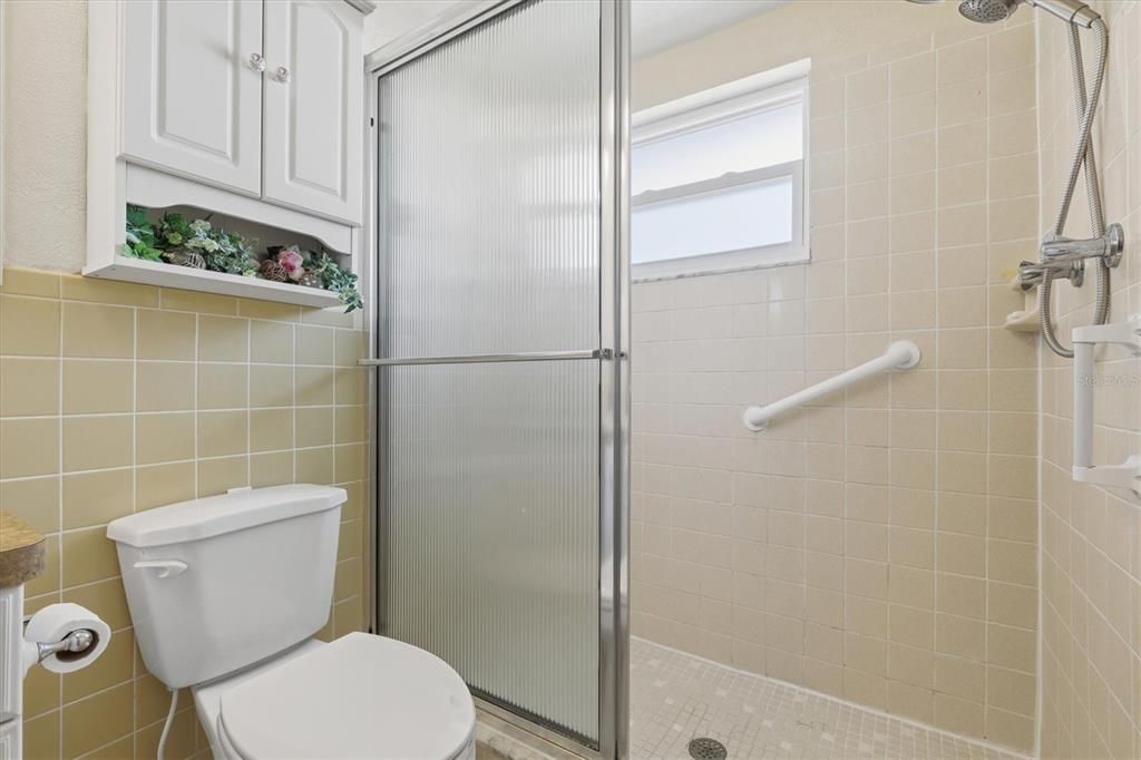 Activo con contrato: $289,990 (3 camas, 2 baños, 1399 Pies cuadrados)