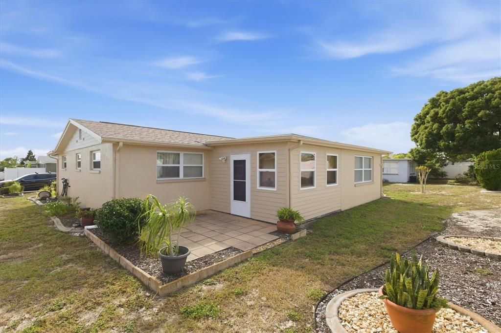 Activo con contrato: $289,990 (3 camas, 2 baños, 1399 Pies cuadrados)