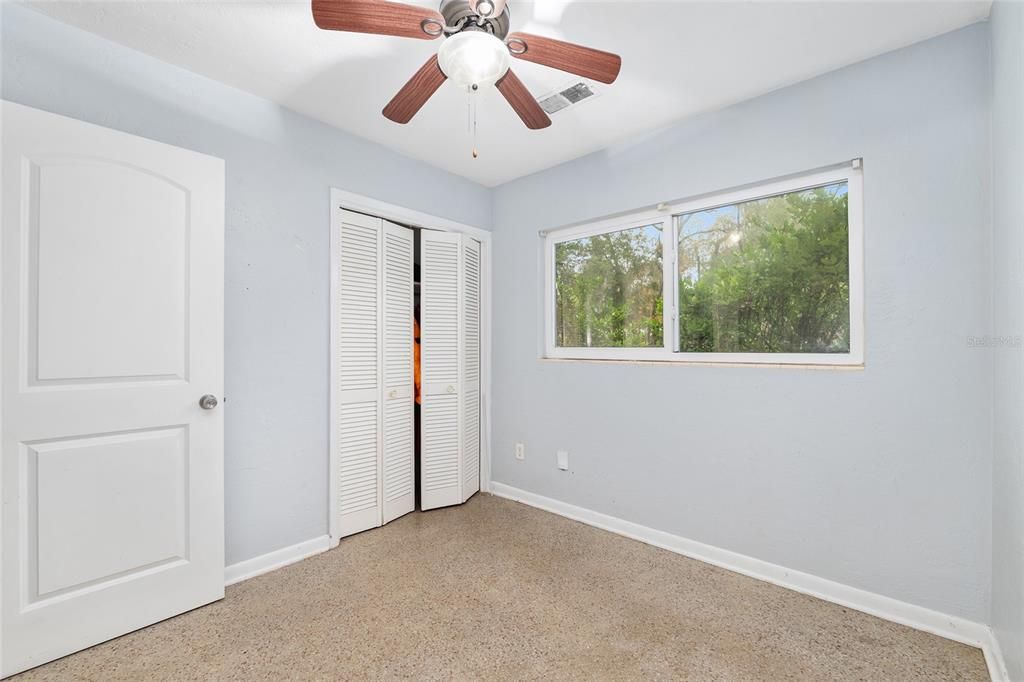 待售: $275,000 (3 贝兹, 1 浴室, 1035 平方英尺)