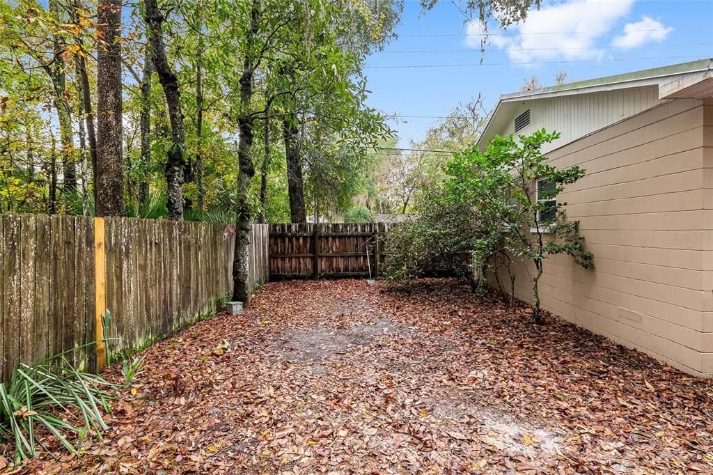 待售: $275,000 (3 贝兹, 1 浴室, 1035 平方英尺)