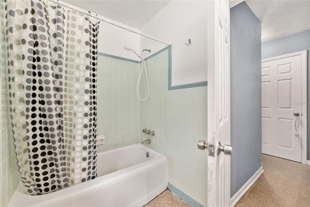 待售: $275,000 (3 贝兹, 1 浴室, 1035 平方英尺)