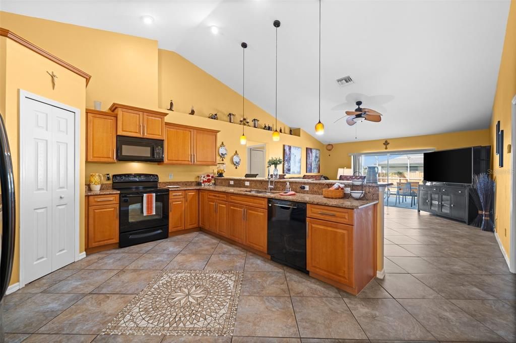 待售: $415,000 (3 贝兹, 2 浴室, 1798 平方英尺)