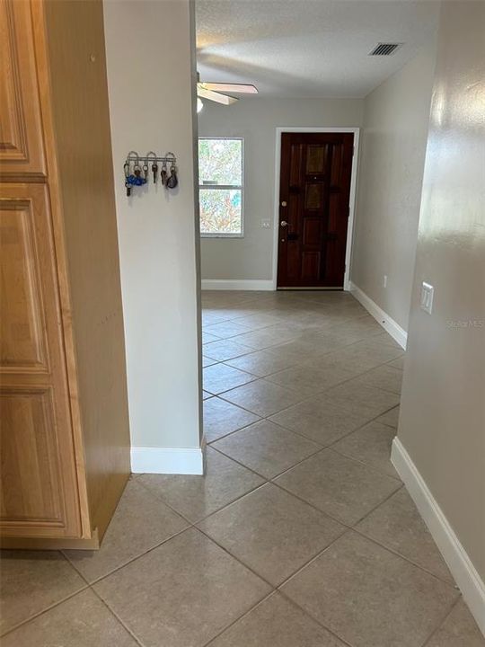 待售: $339,500 (3 贝兹, 1 浴室, 1298 平方英尺)