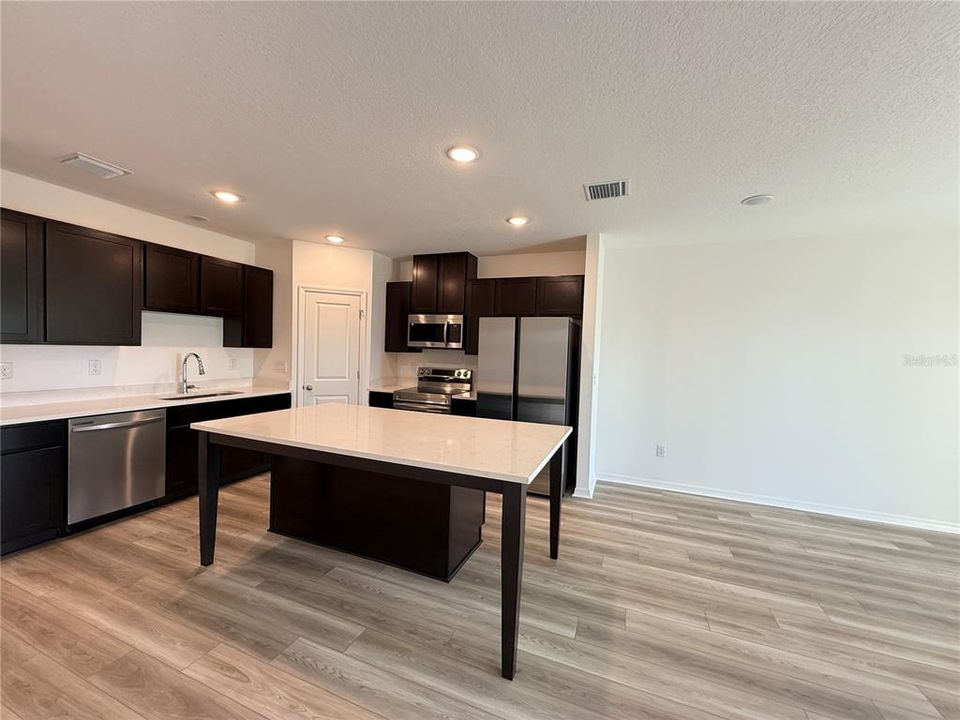 En Renta: $2,150 (3 camas, 2 baños, 1694 Pies cuadrados)