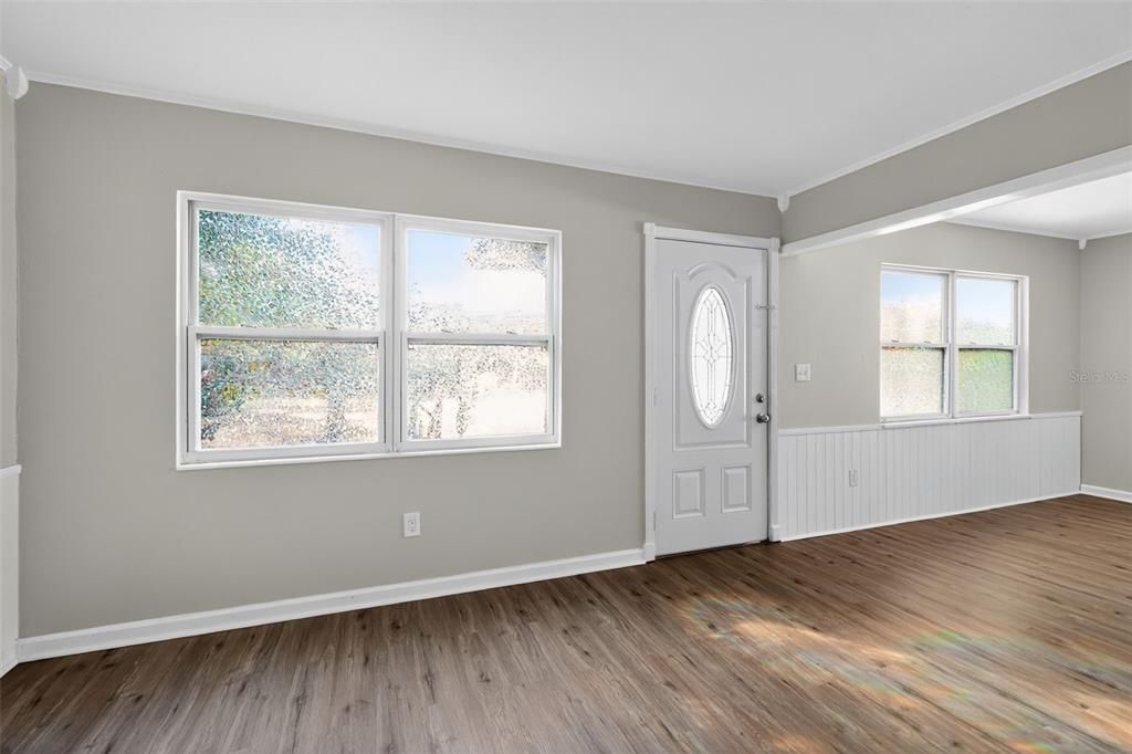 For Sale: $334,900 (3 beds, 2 baths, 1368 Square Feet)