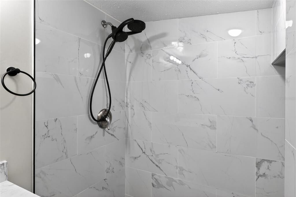 For Sale: $334,900 (3 beds, 2 baths, 1368 Square Feet)