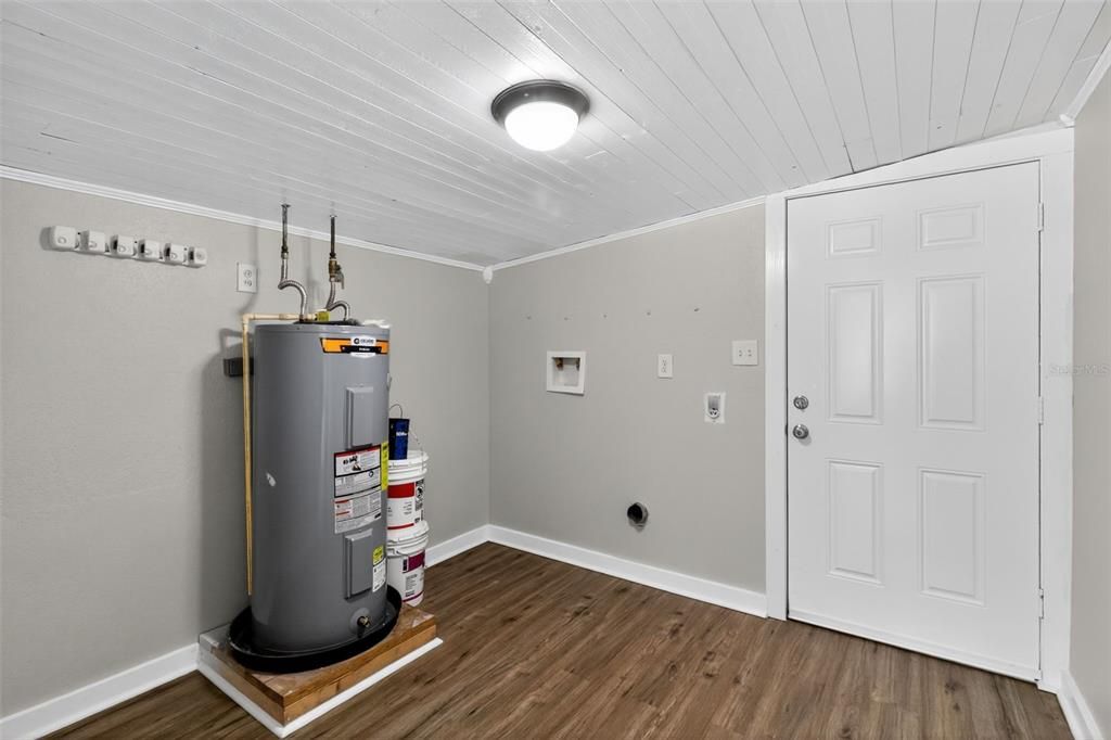 For Sale: $334,900 (3 beds, 2 baths, 1368 Square Feet)