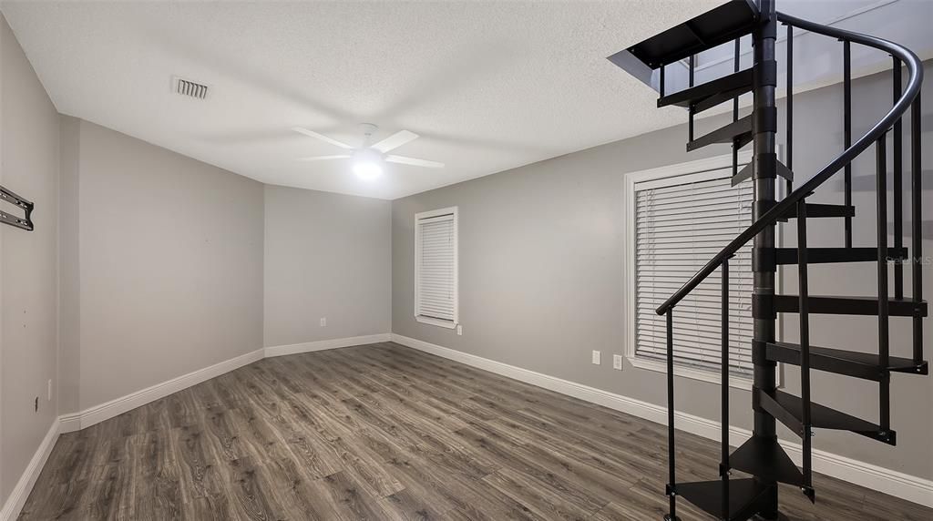 En Venta: $774,000 (5 camas, 3 baños, 3046 Pies cuadrados)