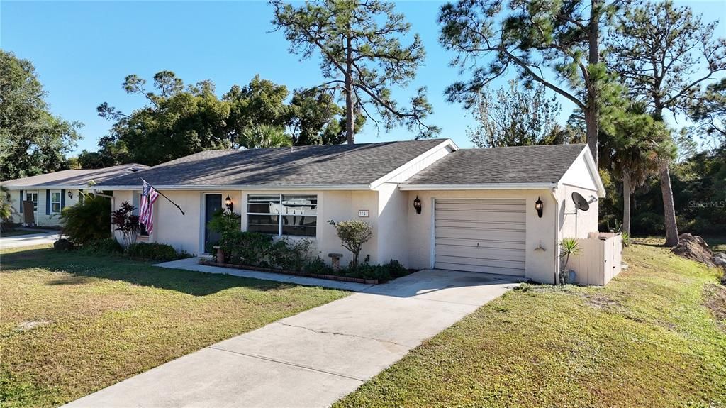 Active With Contract: $179,900 (2 beds, 1 baths, 959 Square Feet)