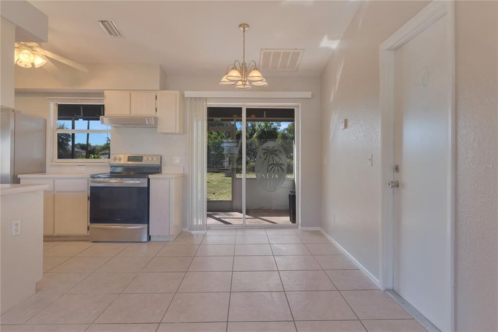 Active With Contract: $179,900 (2 beds, 1 baths, 959 Square Feet)