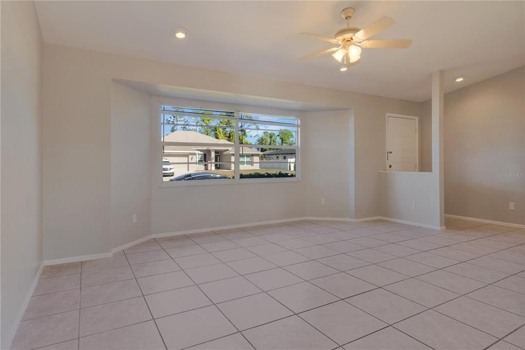 Active With Contract: $179,900 (2 beds, 1 baths, 959 Square Feet)