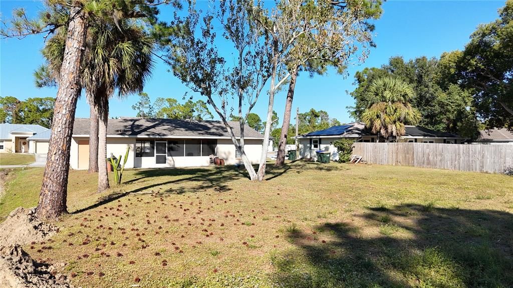 Active With Contract: $179,900 (2 beds, 1 baths, 959 Square Feet)