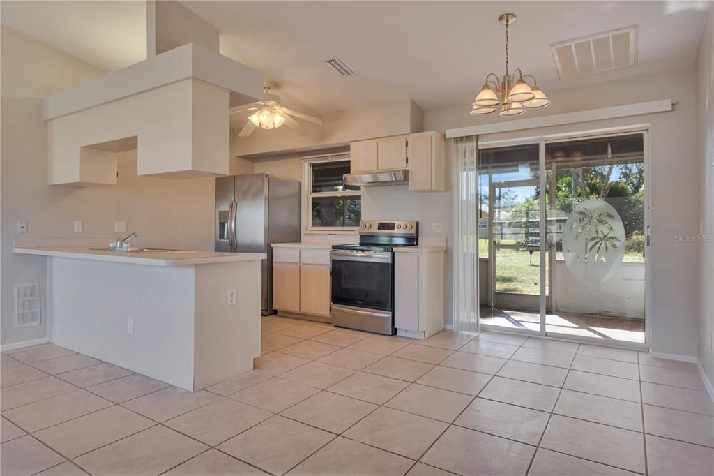 Active With Contract: $179,900 (2 beds, 1 baths, 959 Square Feet)