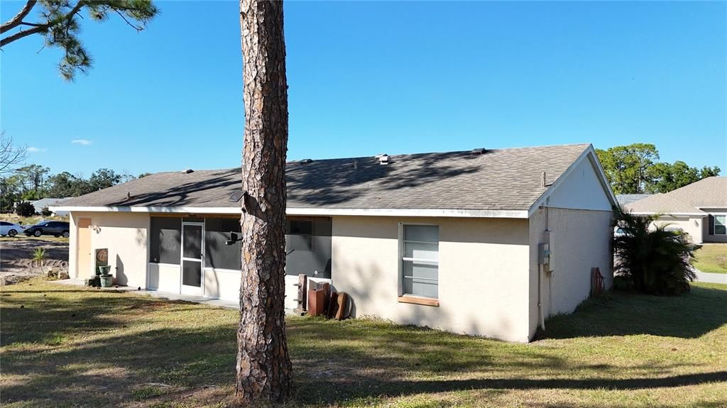 Active With Contract: $179,900 (2 beds, 1 baths, 959 Square Feet)