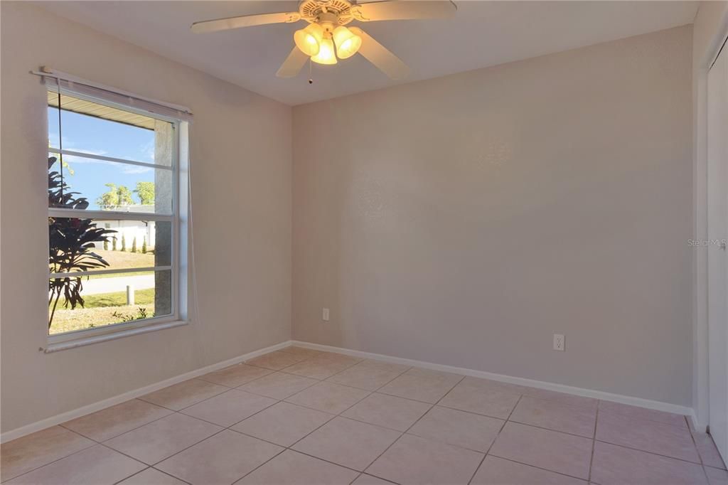 Active With Contract: $179,900 (2 beds, 1 baths, 959 Square Feet)