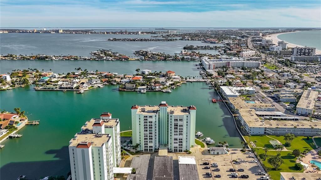 For Rent: $2,795 (1 beds, 1 baths, 1003 Square Feet)