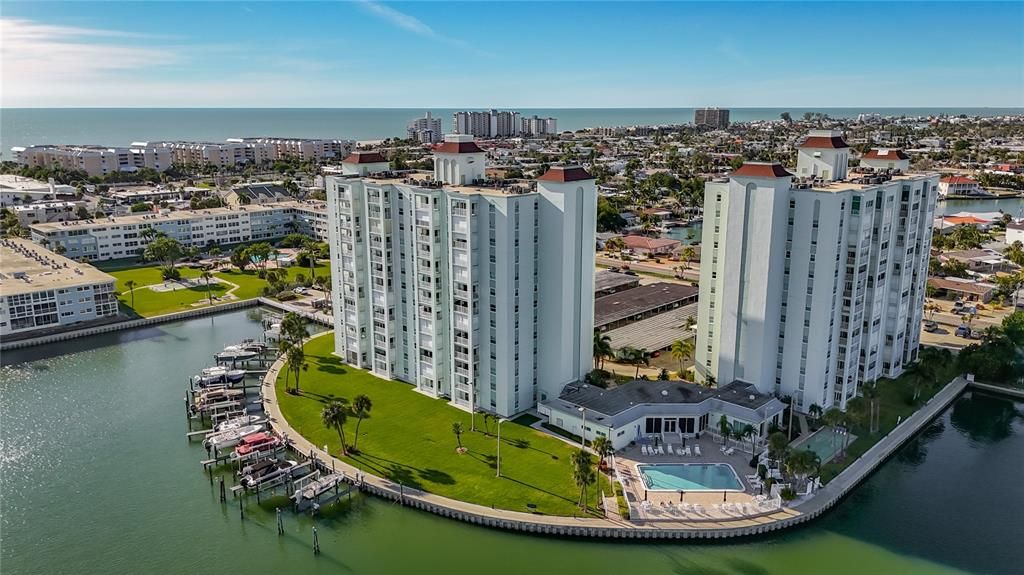 For Rent: $2,795 (1 beds, 1 baths, 1003 Square Feet)