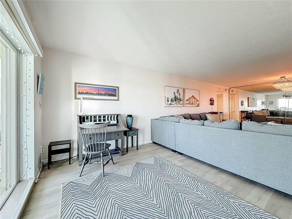 For Rent: $2,795 (1 beds, 1 baths, 1003 Square Feet)