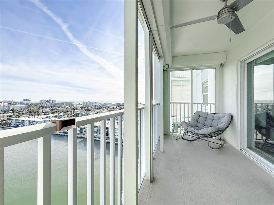 For Rent: $2,795 (1 beds, 1 baths, 1003 Square Feet)