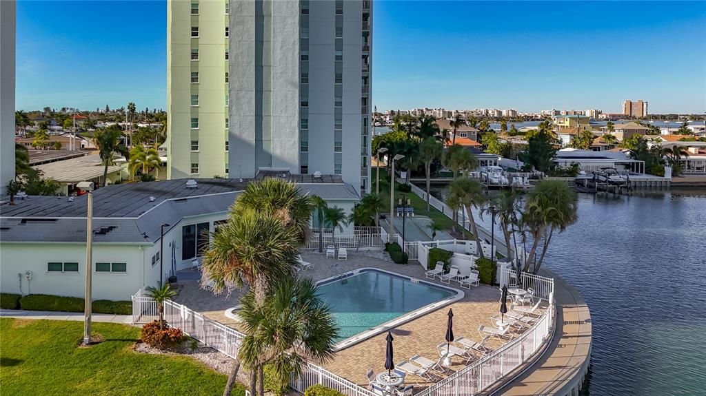 For Rent: $2,795 (1 beds, 1 baths, 1003 Square Feet)