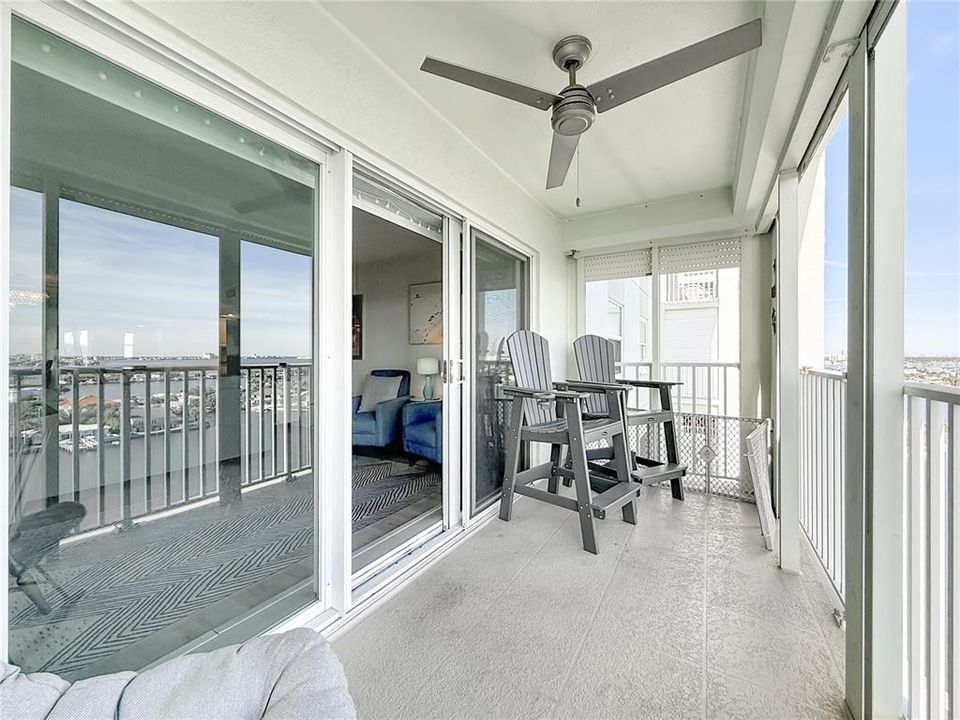 For Rent: $2,795 (1 beds, 1 baths, 1003 Square Feet)