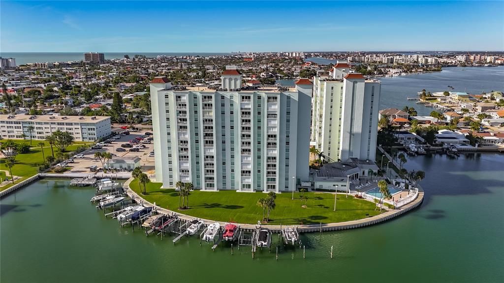 For Rent: $2,795 (1 beds, 1 baths, 1003 Square Feet)