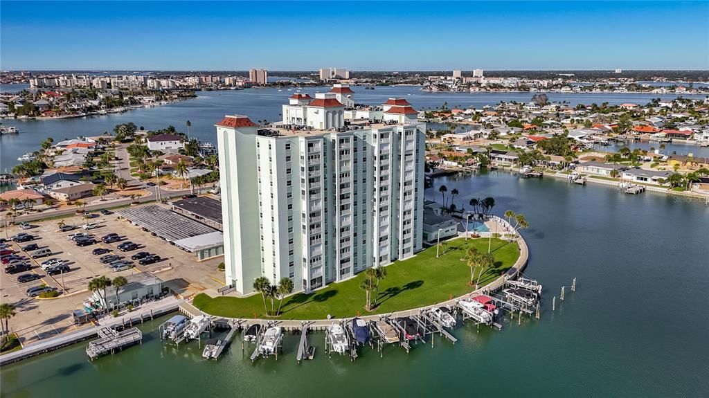 For Rent: $2,795 (1 beds, 1 baths, 1003 Square Feet)