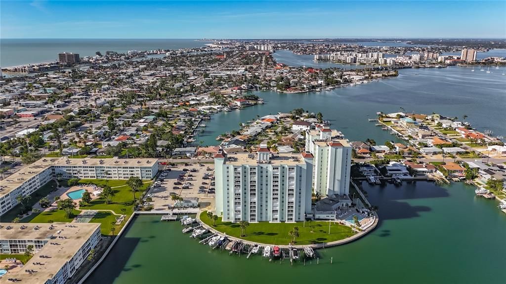 For Rent: $2,795 (1 beds, 1 baths, 1003 Square Feet)