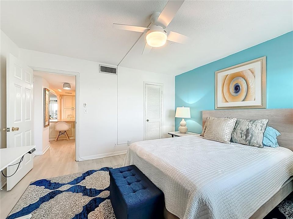 For Rent: $2,795 (1 beds, 1 baths, 1003 Square Feet)