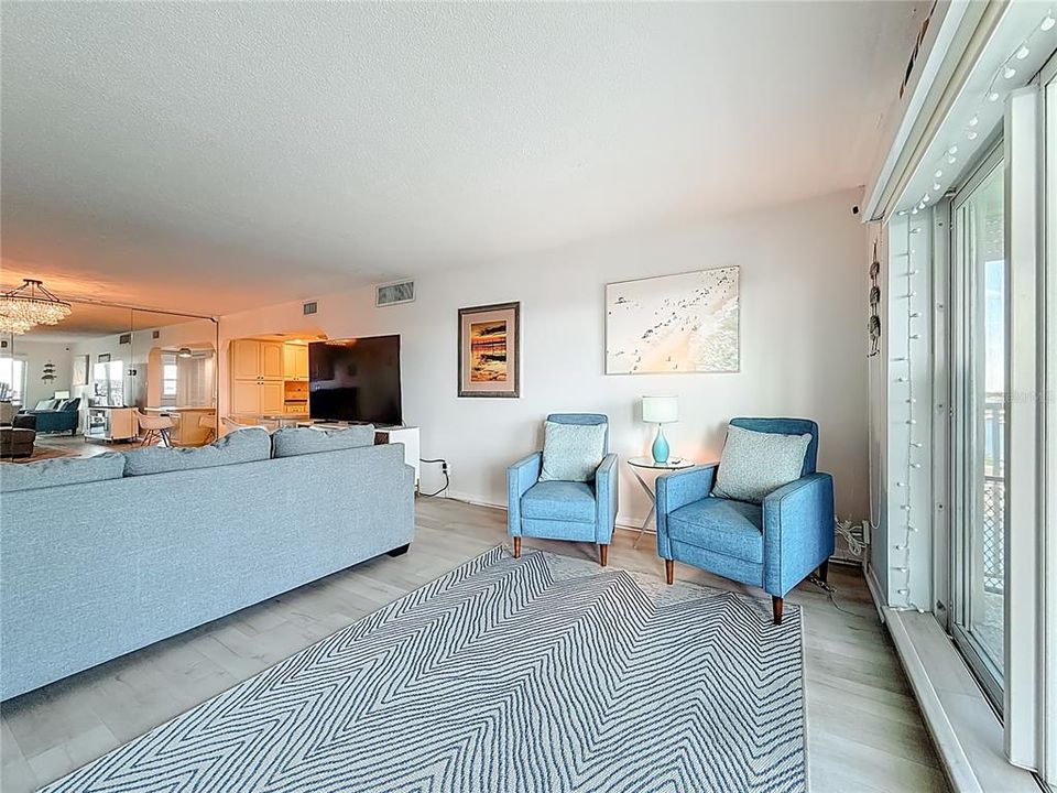 For Rent: $2,795 (1 beds, 1 baths, 1003 Square Feet)