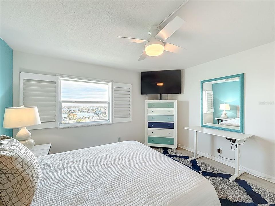 For Rent: $2,795 (1 beds, 1 baths, 1003 Square Feet)