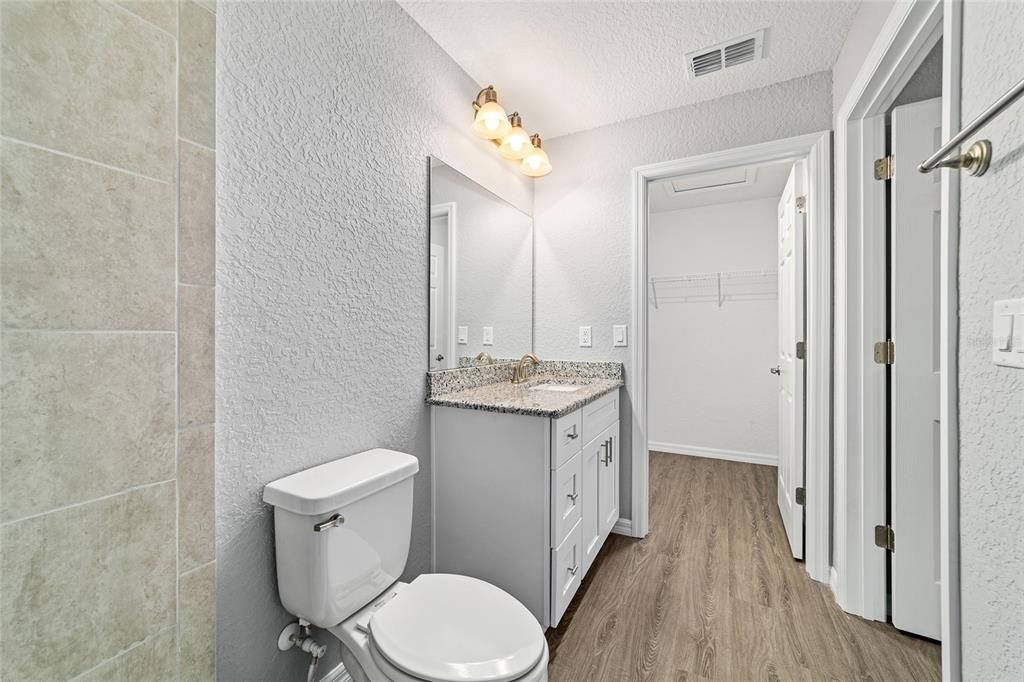 Под контрактом: $224,900 (3 спален, 2 ванн, 1121 Квадратных фут)