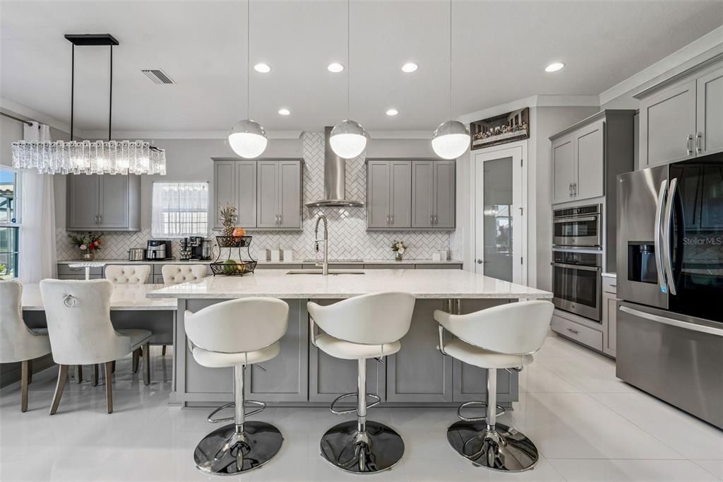 For Sale: $884,900 (5 beds, 4 baths, 3518 Square Feet)