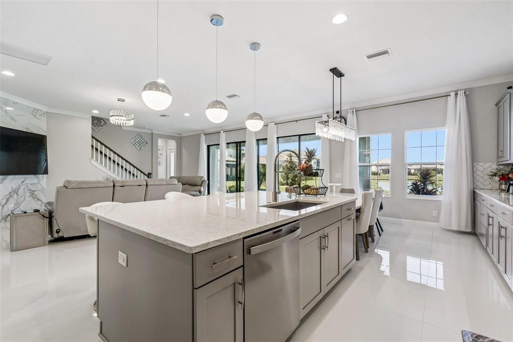 For Sale: $884,900 (5 beds, 4 baths, 3518 Square Feet)