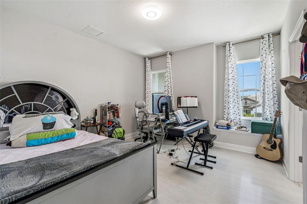 For Sale: $884,900 (5 beds, 4 baths, 3518 Square Feet)