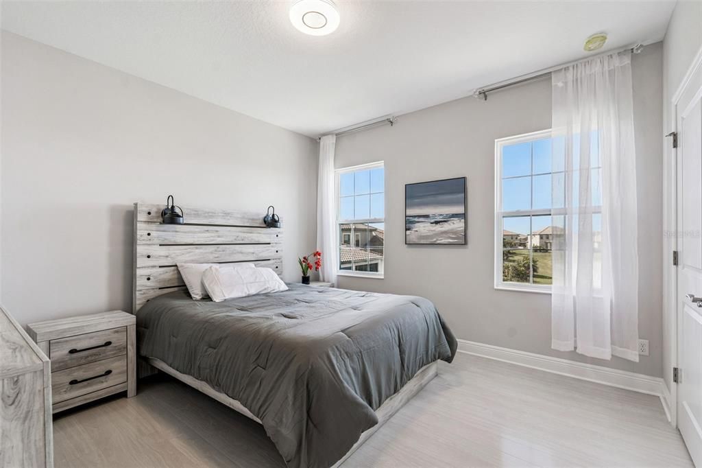 For Sale: $884,900 (5 beds, 4 baths, 3518 Square Feet)