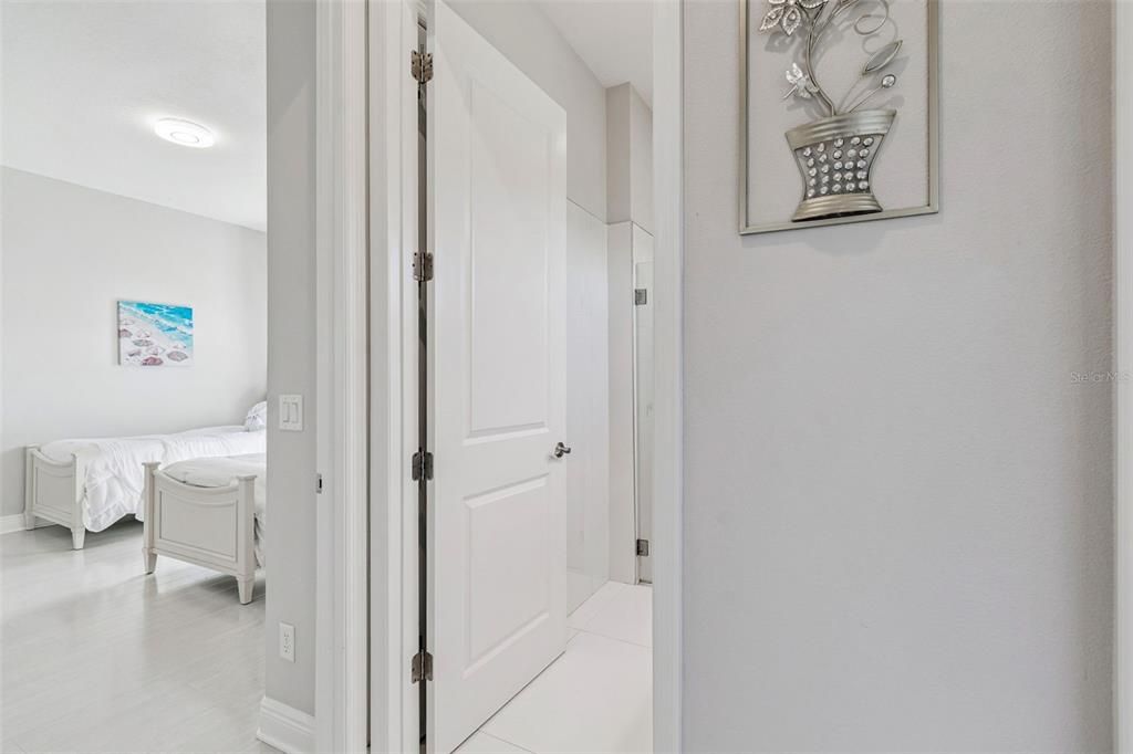 For Sale: $884,900 (5 beds, 4 baths, 3518 Square Feet)