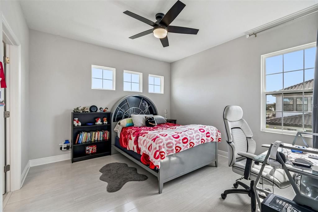 For Sale: $884,900 (5 beds, 4 baths, 3518 Square Feet)