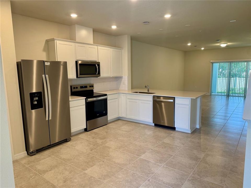 出租: $2,295 (3 贝兹, 2 浴室, 1666 平方英尺)