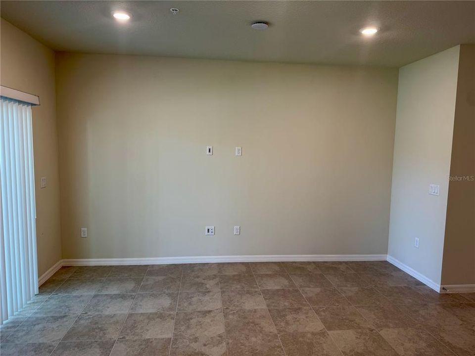 出租: $2,295 (3 贝兹, 2 浴室, 1666 平方英尺)