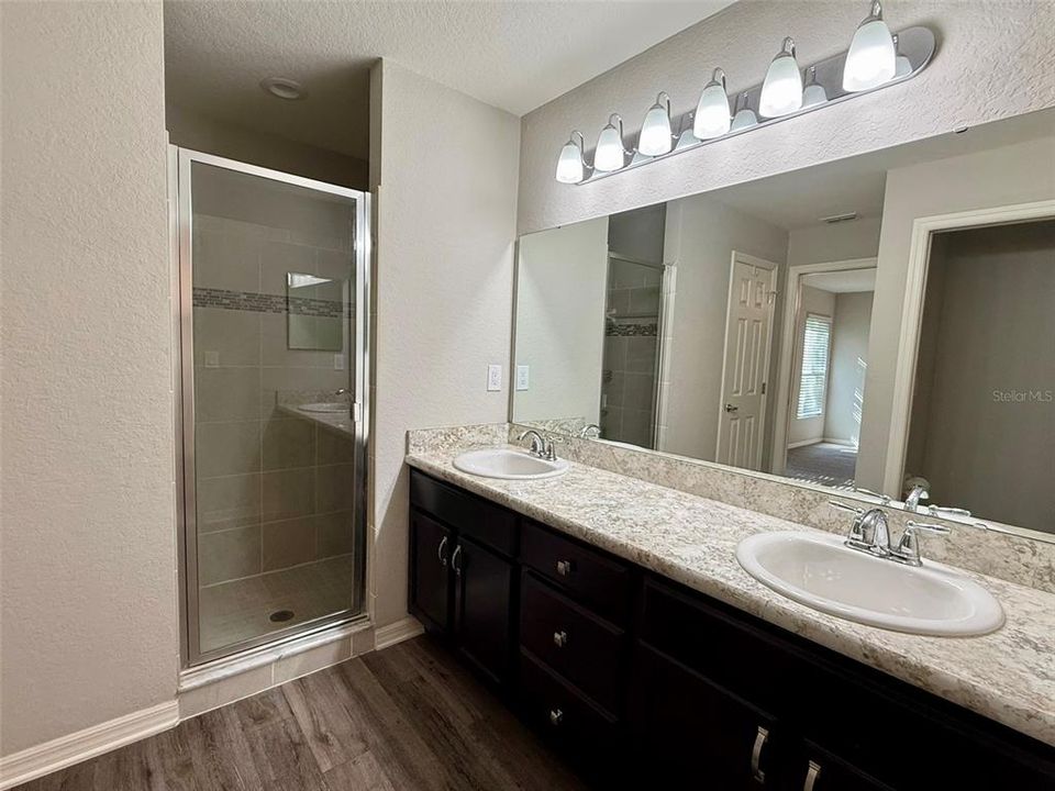 待售: $300,000 (3 贝兹, 2 浴室, 1610 平方英尺)