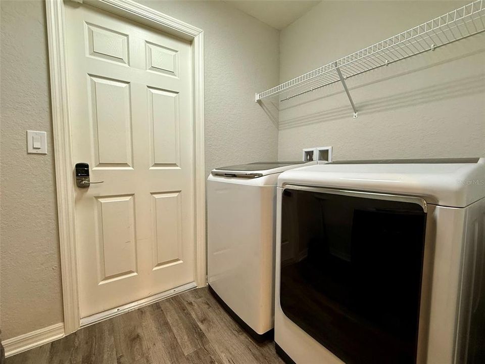 待售: $300,000 (3 贝兹, 2 浴室, 1610 平方英尺)