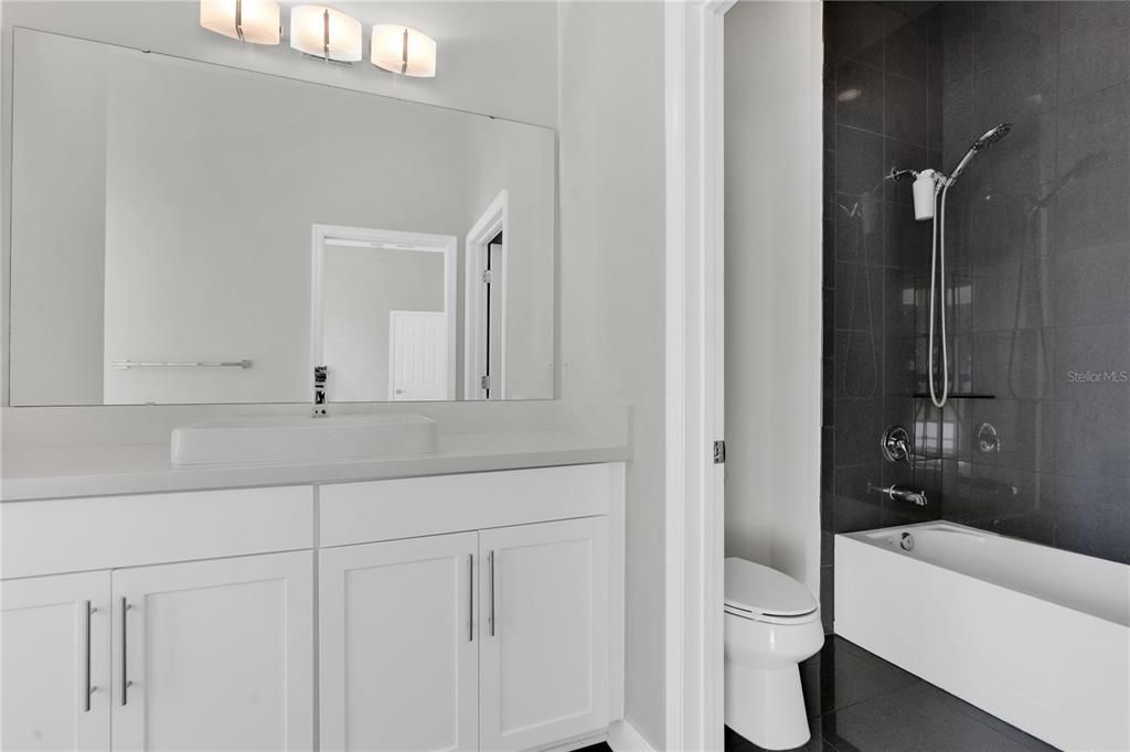 待售: $2,150,000 (5 贝兹, 4 浴室, 4478 平方英尺)