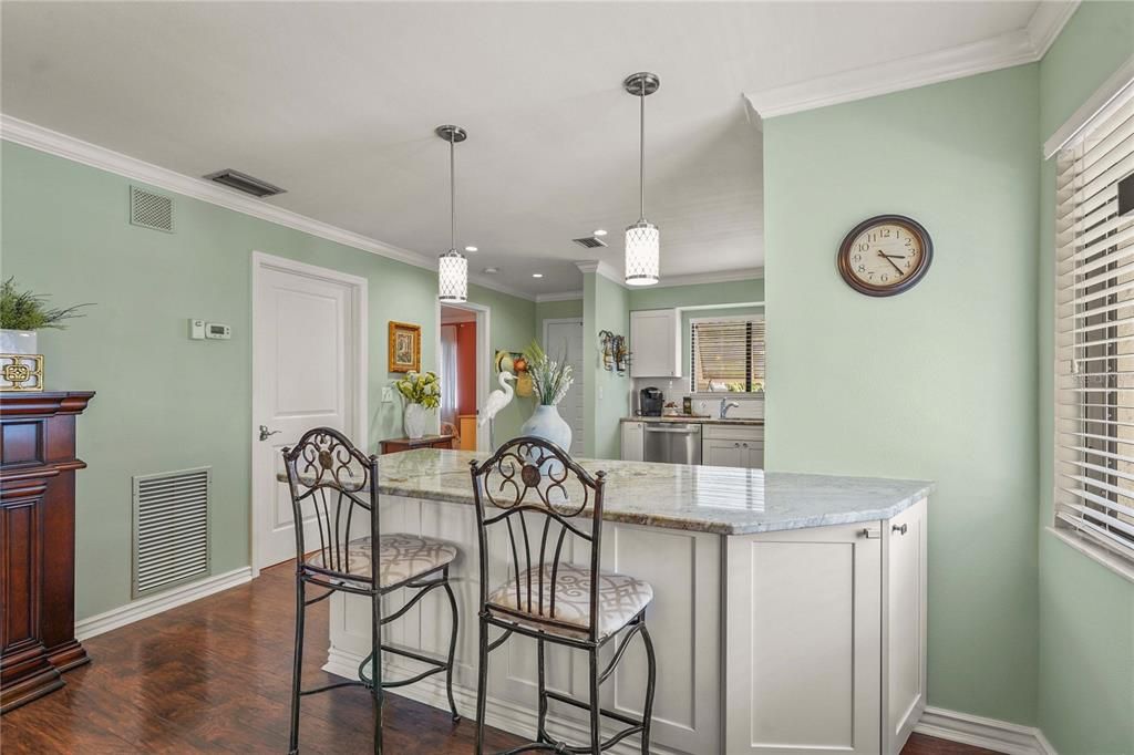 For Sale: $260,000 (2 beds, 2 baths, 1145 Square Feet)