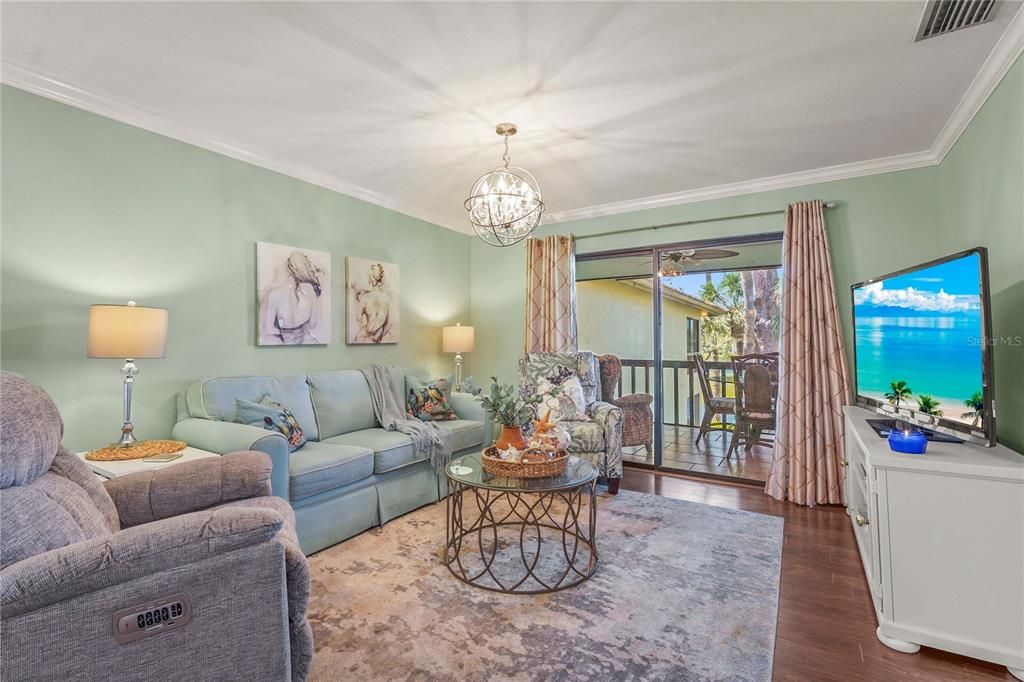 For Sale: $260,000 (2 beds, 2 baths, 1145 Square Feet)