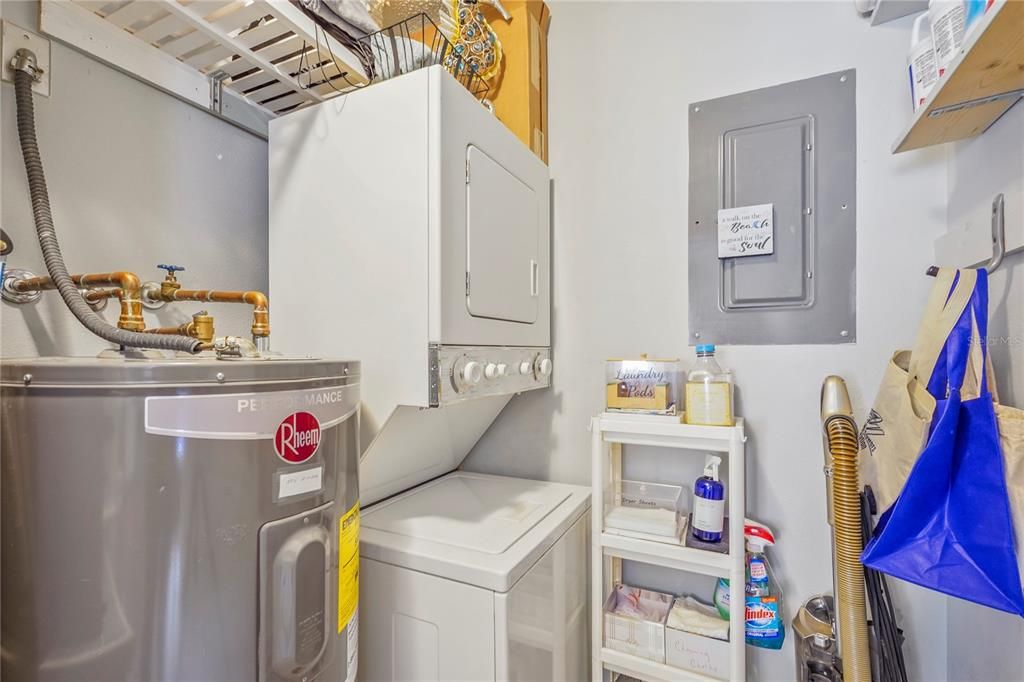 For Sale: $260,000 (2 beds, 2 baths, 1145 Square Feet)