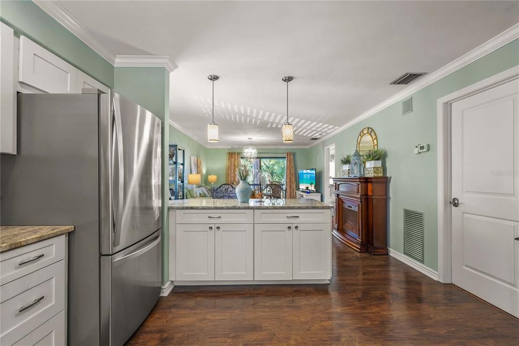 For Sale: $260,000 (2 beds, 2 baths, 1145 Square Feet)