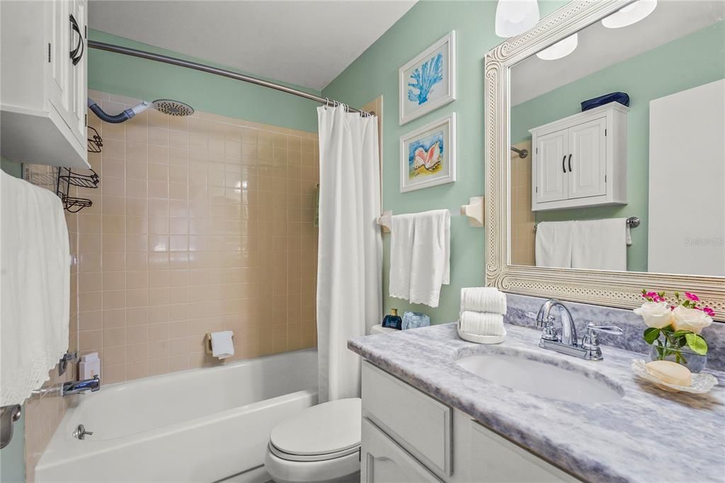 For Sale: $260,000 (2 beds, 2 baths, 1145 Square Feet)