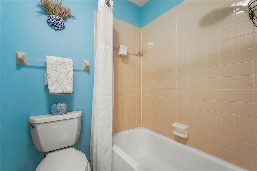 For Sale: $260,000 (2 beds, 2 baths, 1145 Square Feet)